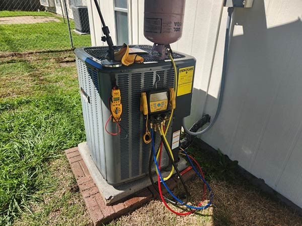 Residential Air Conditioning Unit - Adding Freon and Maintenance